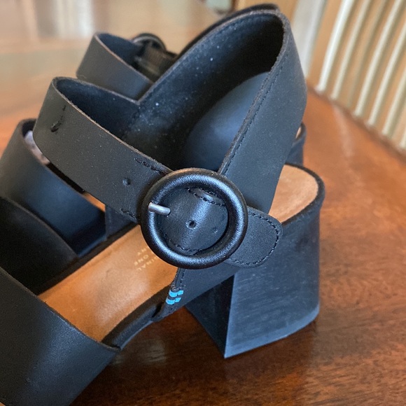 Womens Toms Grace Sandals 8M - Picture 2 of 4